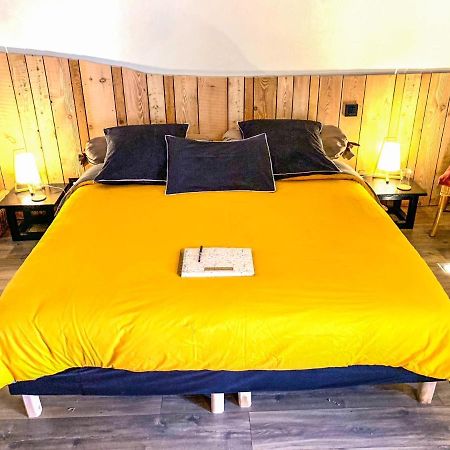 Les Volets Rouges Bed & Breakfast Arbois Eksteriør bilde
